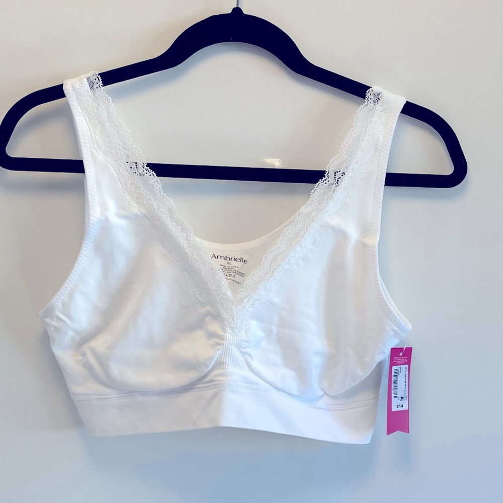 NWT white Ambrielle bralette with lace size XL